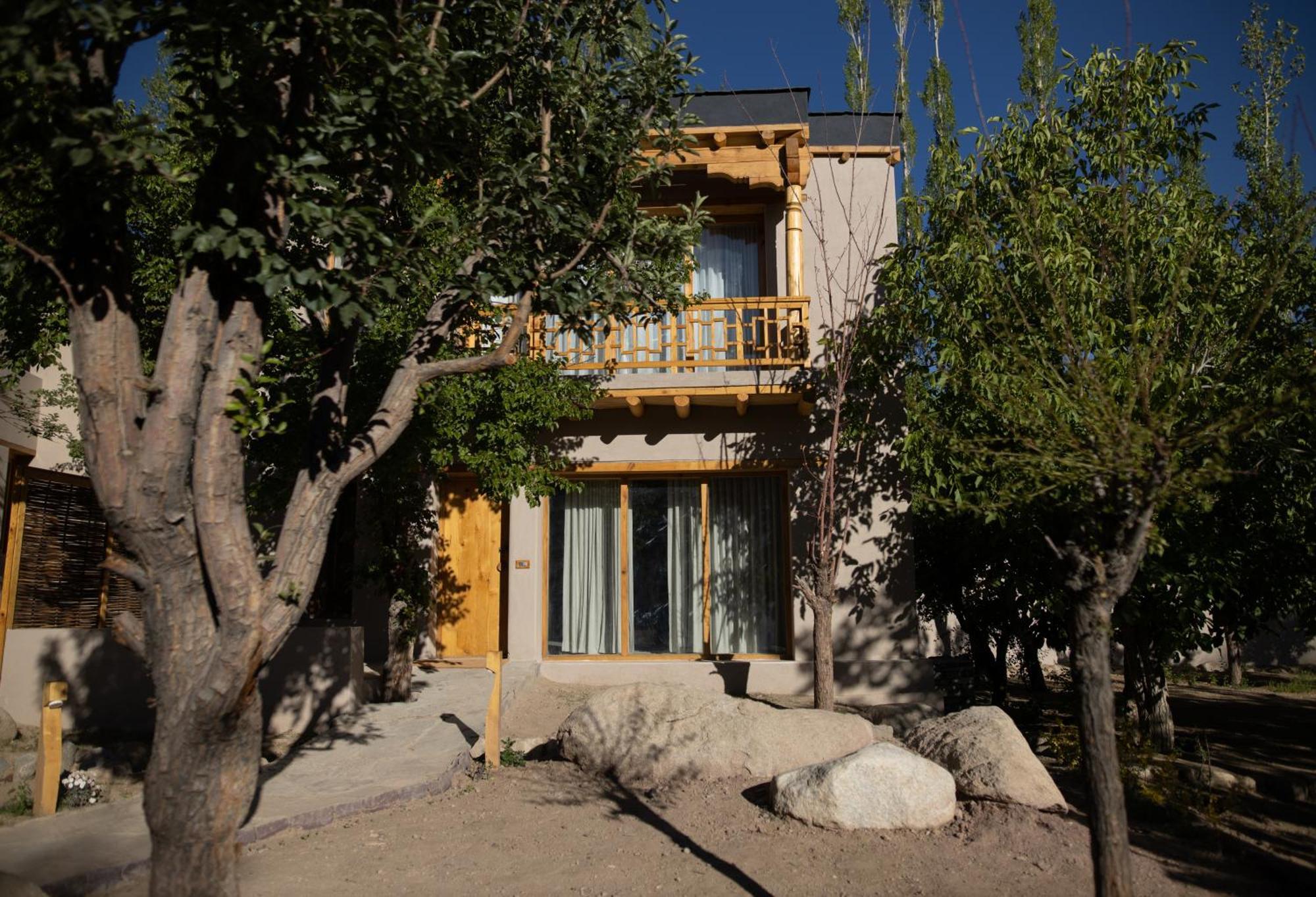Dolkhar Resort Leh Exteriör bild